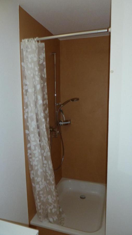 Holzji Apartment Glis Exterior photo